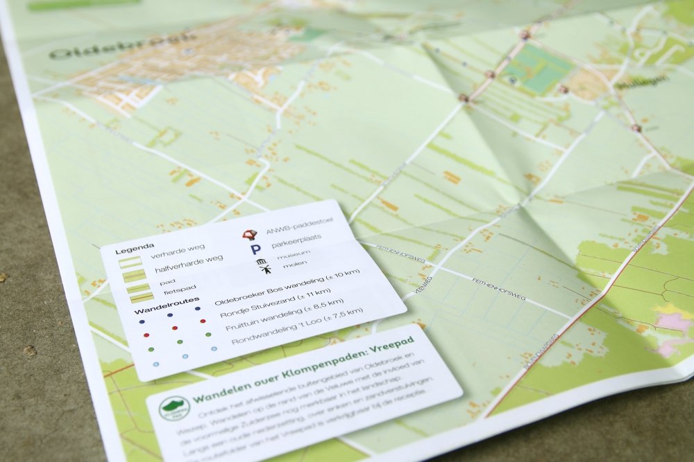 Diverse wandelroutes zijn duidelijk op de wandelkaart weergegeven, met duidelijke legenda.