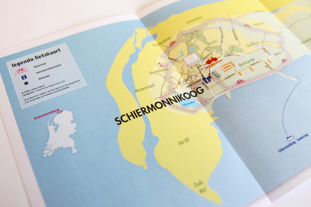 Vouwfolder van Schiermonnikoog met fietsroutes langs de mooiste plekjes van het eiland.