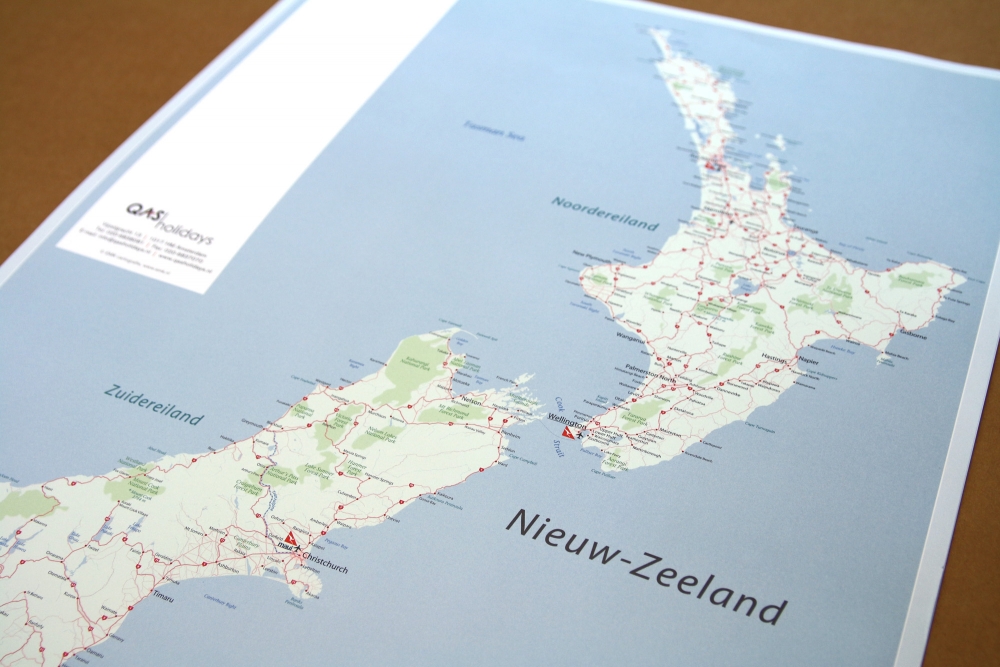 Kaart van Nieuw-Zeeland, geheel opgemaakt in de huisstijl van QAS Holidays.